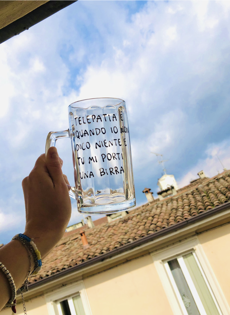 Telepatia è quando io non dico niente e tu mi porti una birra