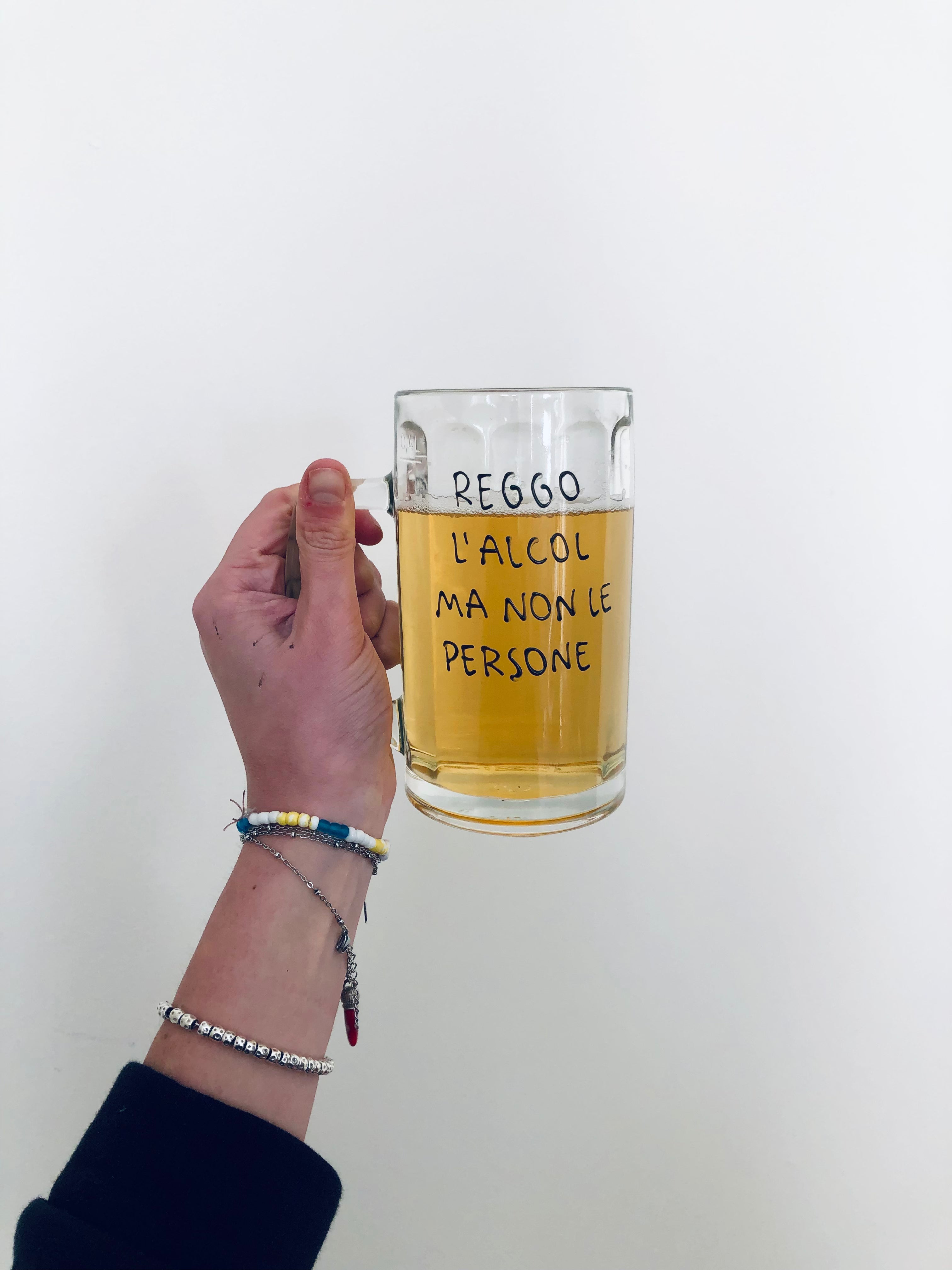 Reggo l'alcol ma non le persone